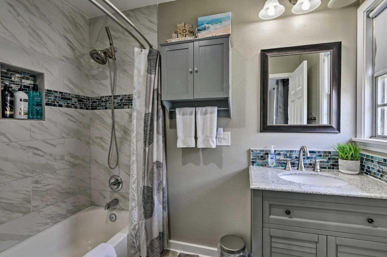 Spacious And Modern Family Duplex In Galveston! Exterior foto